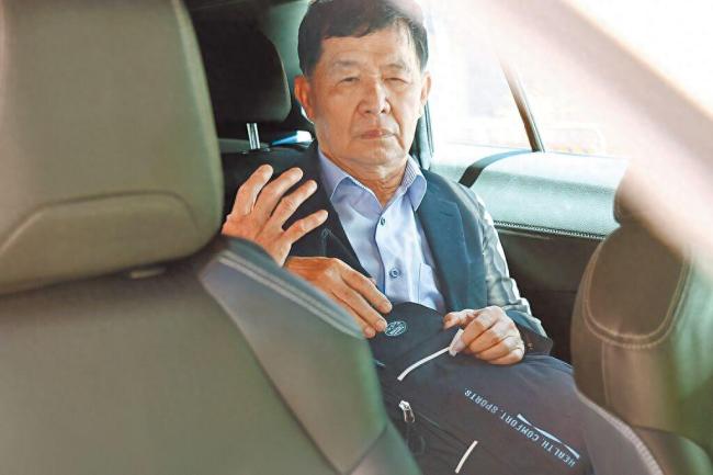 柯文哲前副手妻坠亡，“小草”力量再凝聚，蓝白反罢免力道被激化