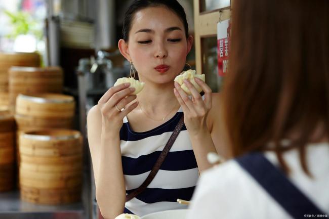 女子投訴飯館被索要死亡證明