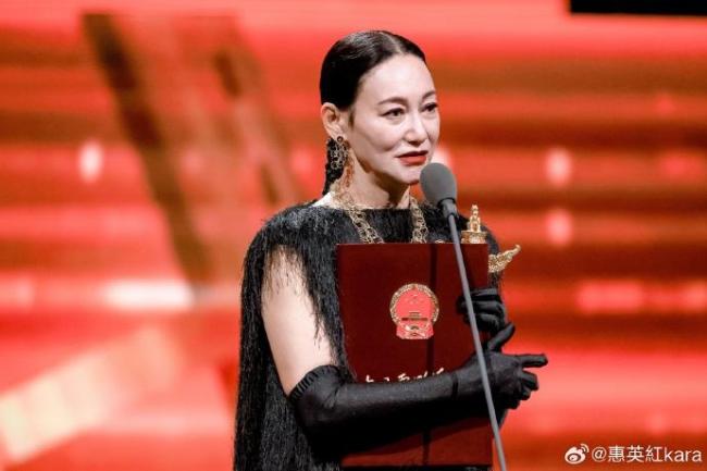 知名女星惠英红自曝整容 面对镜头坦诚过往伤痛