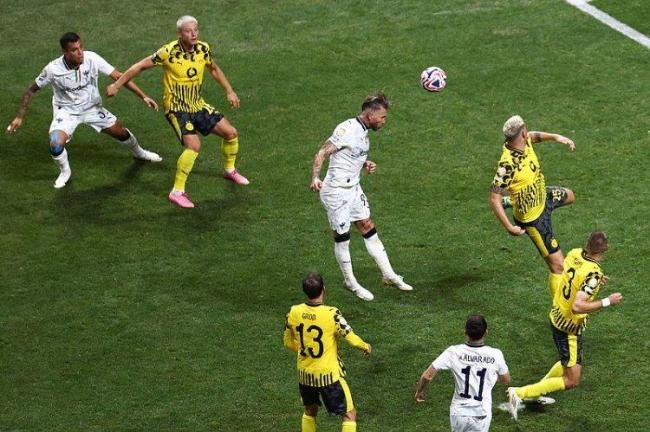 世俱杯！2-1，吉拉西无敌双响炮，多特蒙德进8强，下一场将VS皇马 阿德耶米助攻双响