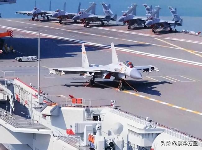 殲-15和殲-15T區(qū)別在哪？