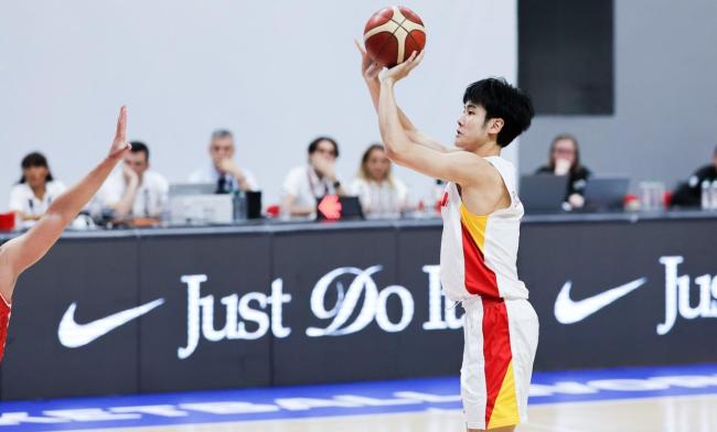 张博源10中6空砍全场最高21分 孤勇者难挽狂澜