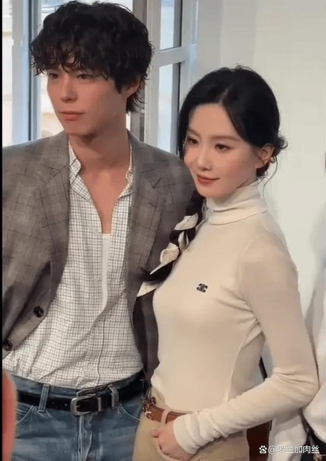 樸寶劍曬與劉詩(shī)詩(shī)李庚希自拍 同框畫面宛如偶像劇