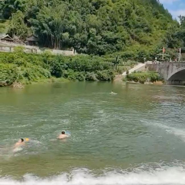 男子救落水女子兩人均溺亡