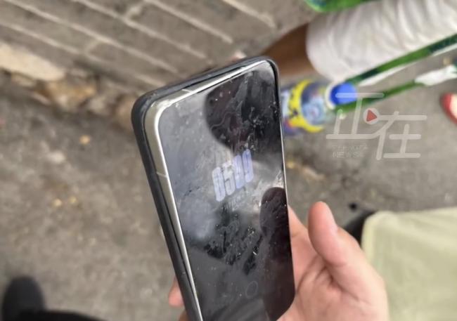 八達嶺景區(qū)回應(yīng)游客手機被熊叼走自拍 游客手機意外成熊“自拍神器”