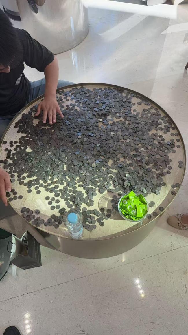 2万枚污损硬币遭银行拒绝兑换 资金来源成疑