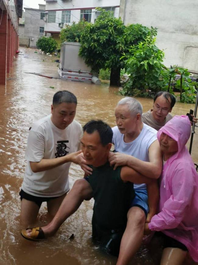 四川宜賓暴雨致多鎮(zhèn)被淹