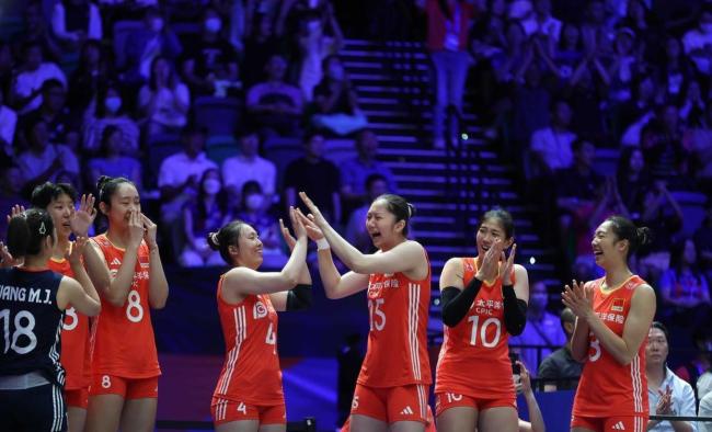 中国女排美国站首秀稳字当先 两个环节成胜负手 李盈莹张籽萱首搭