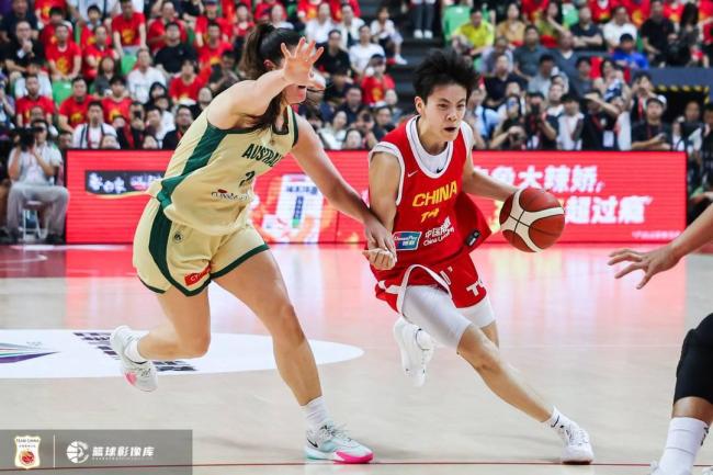 中國女籃戰(zhàn)勝澳大利亞女籃 熱身賽完美收官
