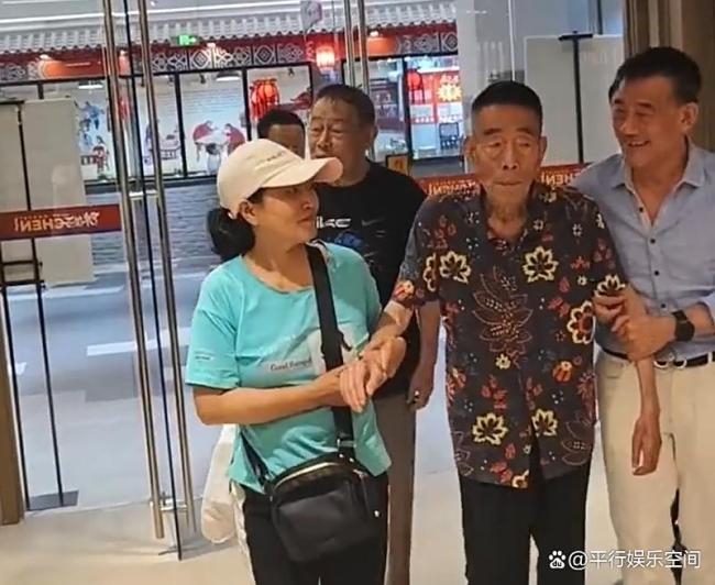 餐館回應楊少華去世上午參加剪彩 敬業(yè)精神令人敬佩