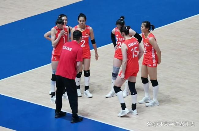 又3比2险胜，陈厚羽发扣拦都亮眼，中国女排一场一亮点 逆转奇兵董禹含