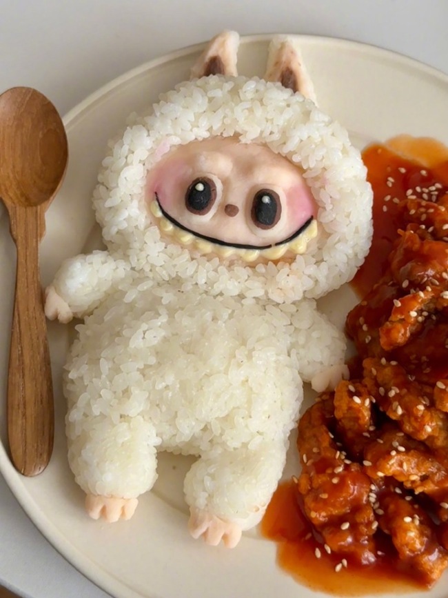 Labubu版糖醋酥肉飯 網(wǎng)友：搶不到Labubu,，咱就把它做成美食版的吧