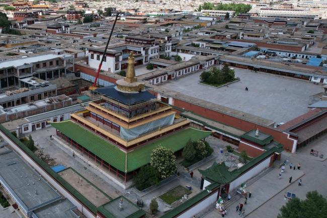 拉卜楞寺木結(jié)構(gòu)油飾彩繪保護(hù)修繕收尾 古寺煥新顏
