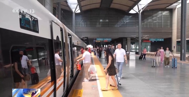 “航站樓”搬進高鐵站 行李別再拿上車了
