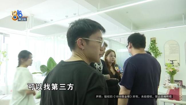 妻子去瑜伽馆拍照，花8100元买了27张底片，丈夫：我都惊呆了