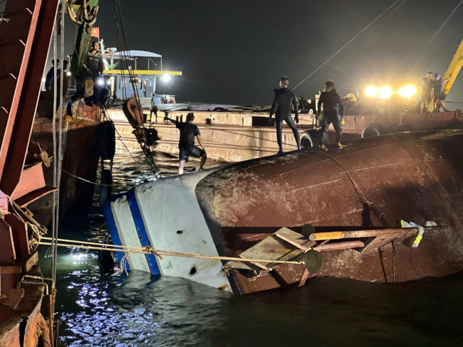越南下龍灣游船傾覆事故已致36人死亡