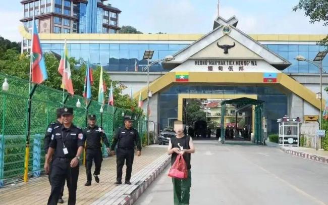 被騙至緬甸的高考生與家屬團(tuán)聚后 惡心一幕出現(xiàn)了