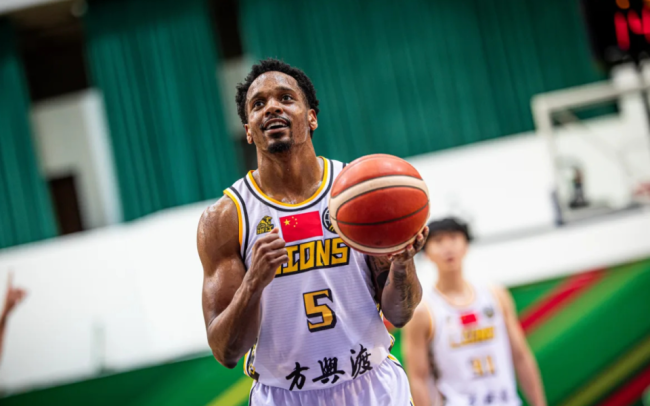 CBA卫冕冠军签回前外援 曾在NBA快船热火效力：再续前缘