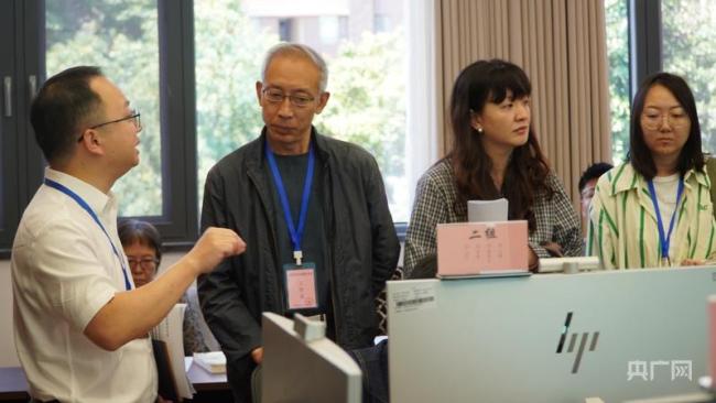 云南舉行高考“錄取開放日”活動 透明流程讓家長考生安心