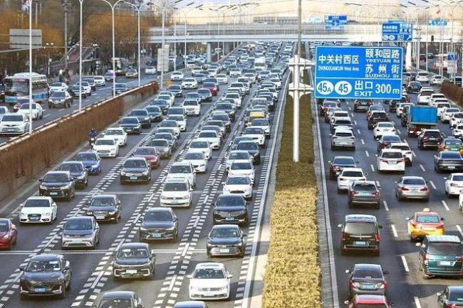北京燃油車徹底禁止入駐網(wǎng)約平臺 推動綠色出行