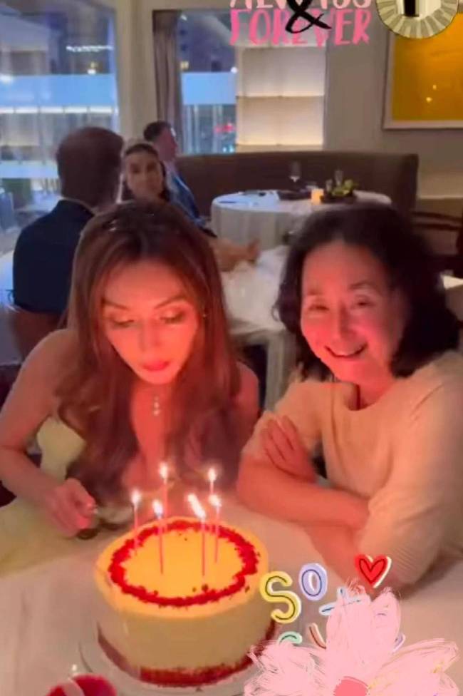 奚梦瑶何猷君为赌王外孙女庆生