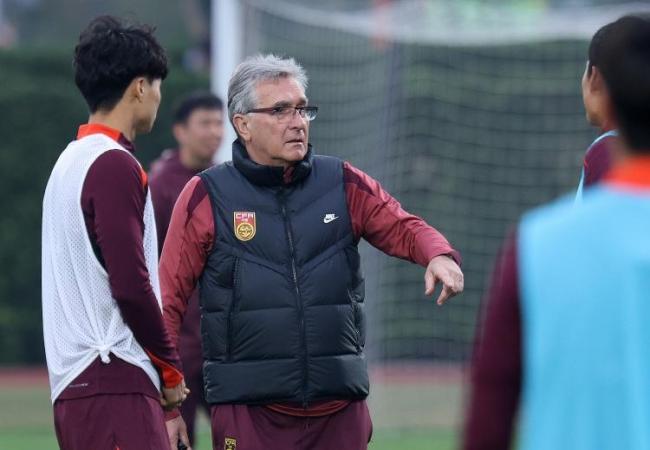 马德兴谈国足选帅 先定技术总监再选帅