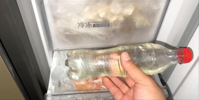 出远门一定要记得在冰箱里放戒指 关键时刻能救命