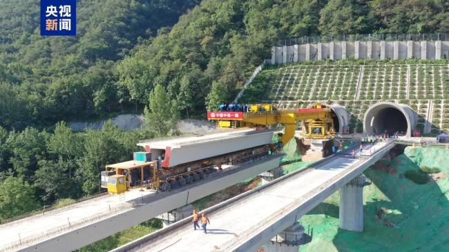 西康高鐵全線橋梁架設(shè)完成