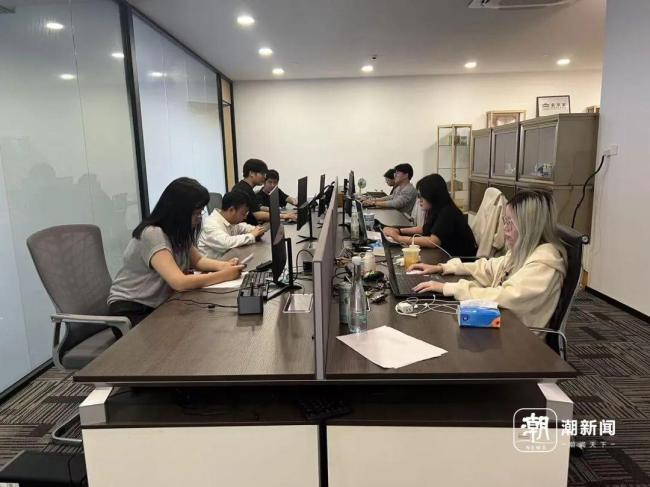 杭州一公司推出“假装上班”服务 为待业者提供办公氛围
