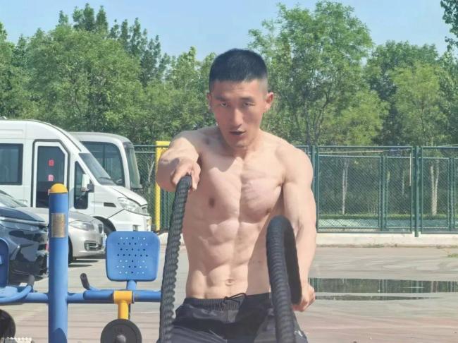 救人的“腹肌哥”找到了 天津特警英勇救援
