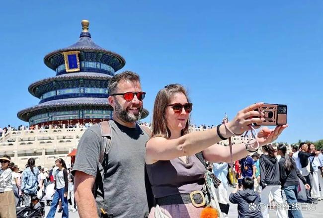 来一次涨粉百万 海外网红扎堆中国行 国际顶流争相涌入