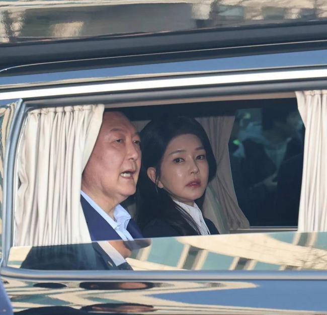 金建希致歉韩国国民 接受特检组调查