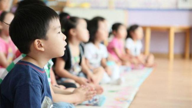 日本2024年出生人口不足70万！为啥都不爱生孩子了呢？