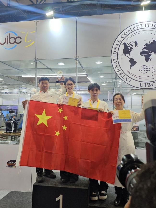 中国首位女烘焙世界冠军 用面包“雕刻”三星堆
