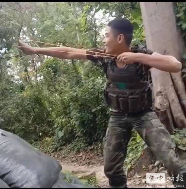 洪森怒斥泰军用弹弓钢珠射击柬阵地 局势恐再升级