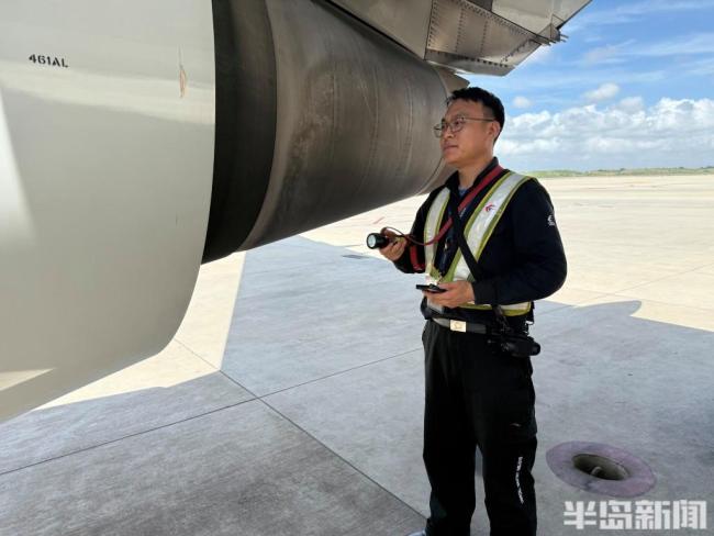 民航一线员工书写“暑运答卷” 责任与担当