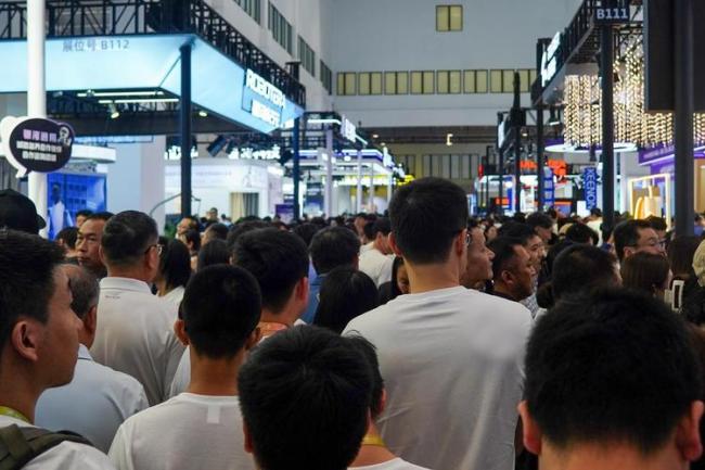 现阶段人形机器人形态仍是非共识 探索与分歧中的技术路径