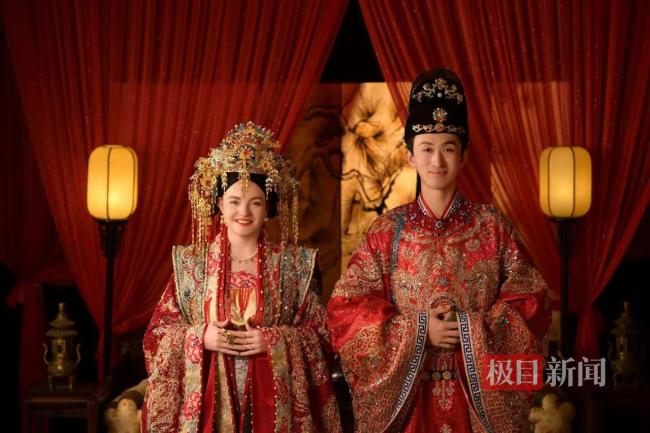 小伙送外卖结识美籍幼师5个月闪婚 跨国爱情故事引祝福