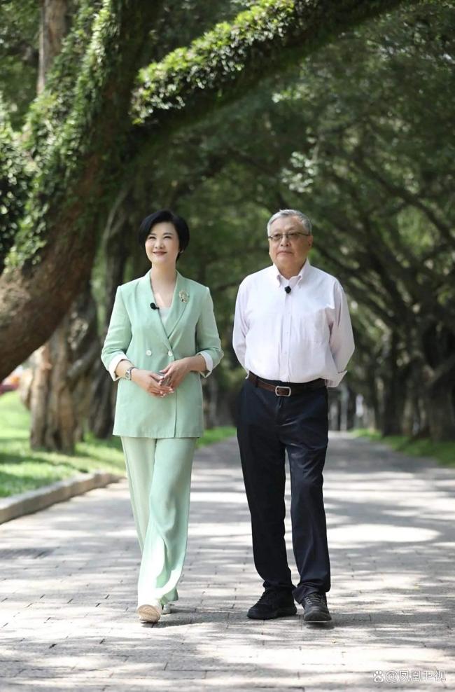 媒体专访回国的顶流数学家张益唐 不仅仅是一片落叶