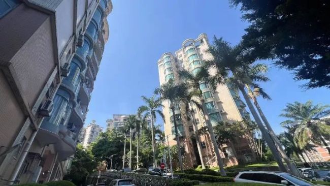 深圳一小区前物业向业主追讨206万 服务亏损引争议