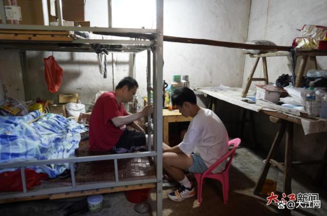 江西少年要带着爸爸上大学 孝心与梦想同行