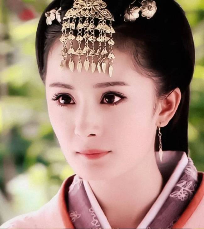 于正回应<strong>杨幂</strong>靠新剧翻身 演技与作品的力量