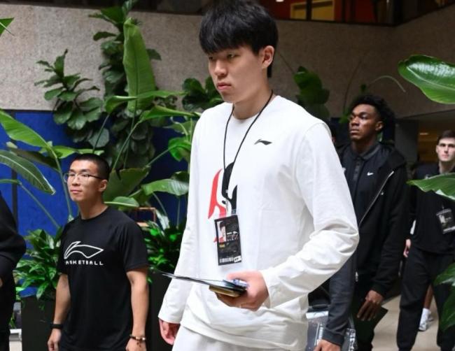 杨瀚森亮相NBA新秀培训