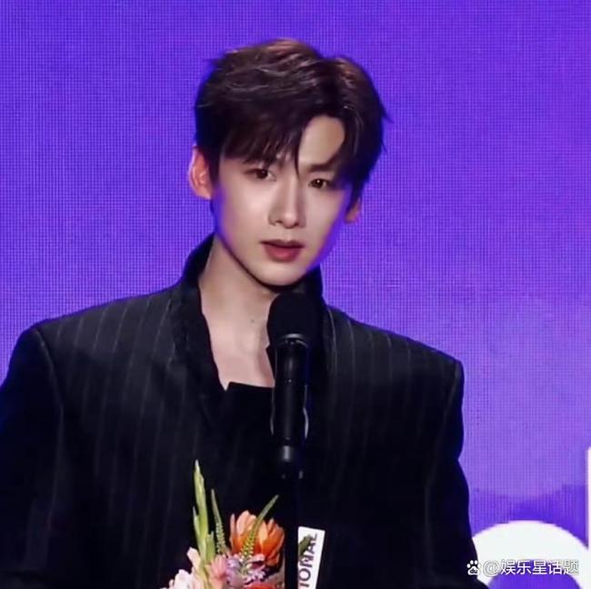 白敬亭釜山回国 《难哄》角色魅力再现