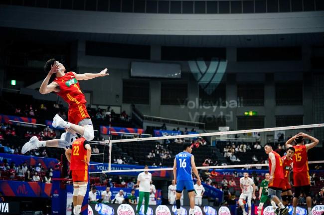 中国女排晋级16强 主帅为何并不轻松 主场压力与细节挑战