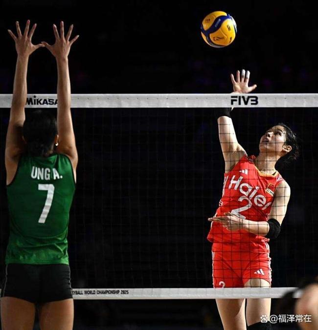 记者观察:中国女排坚决让李盈莹首发 树立核心位置