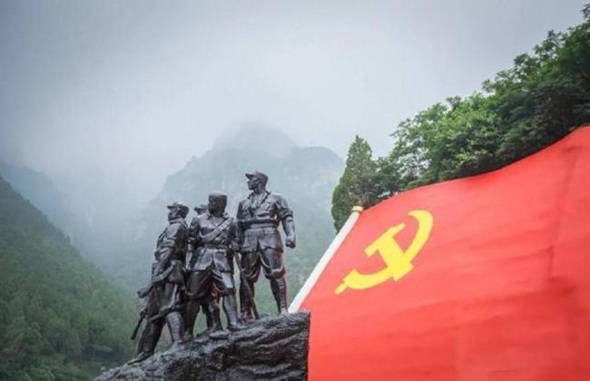 五壮士幸存者后人再登狼牙山：父亲没想到他会当英雄，他没想到能活下来