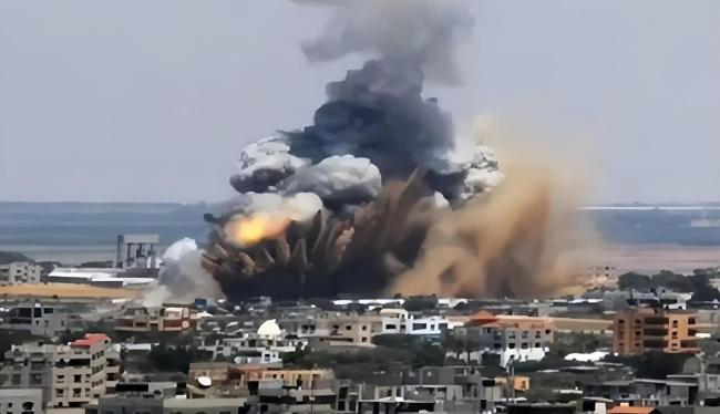 哈梅内伊:伊朗绝不屈服于美国压力 强硬立场引发风暴