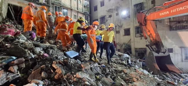 印度公寓楼倒塌致14人死亡