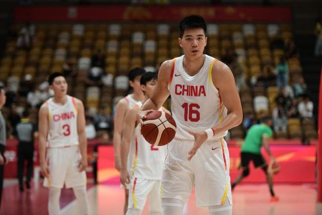 CBA转会市场疯狂进行时 明星球员大挪移